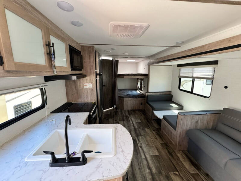 2024 Gulfstream Conquest 269BH
