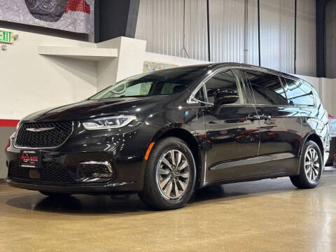 2024 Chrysler Pacifica Plug-In Hybrid Select