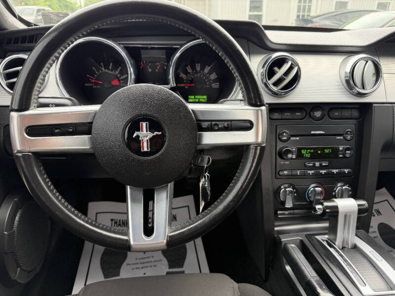 2007 Ford Mustang V6 Deluxe