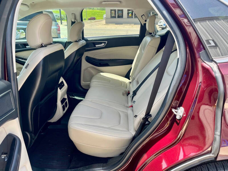 2019 Ford Edge Titanium