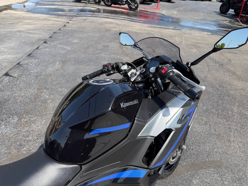 2025 Kawasaki Ninja 500 SE ABS