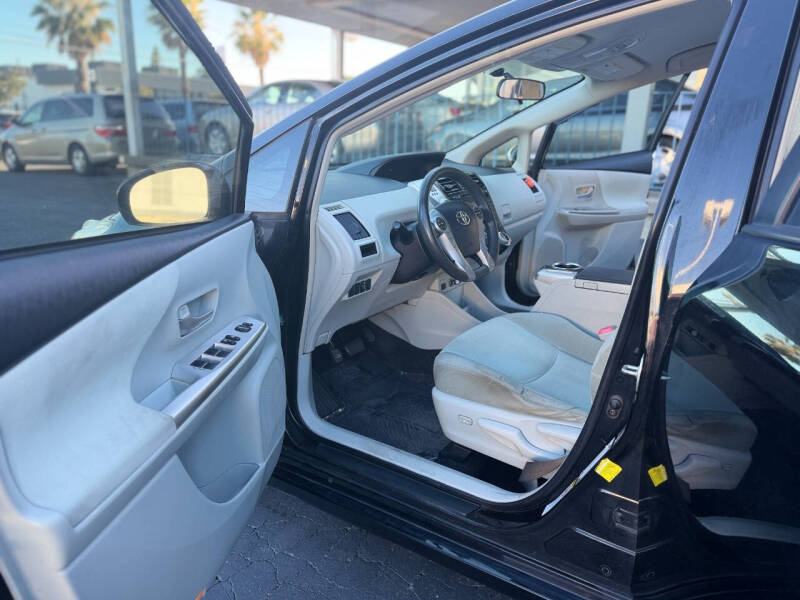 2012 Toyota Prius v Five