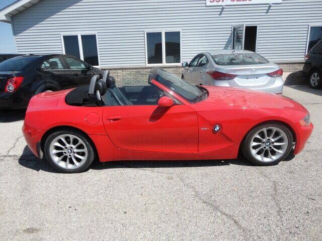 2003 BMW Z4 for sale at CARZ R US 1 in Heyworth IL