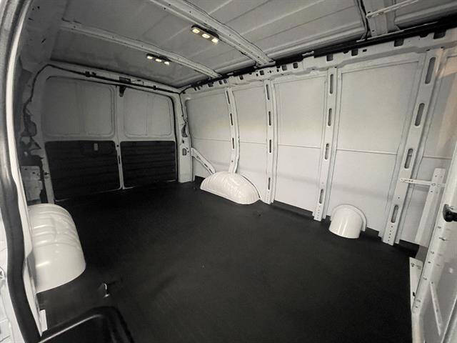 2026 GMC Savana 2500