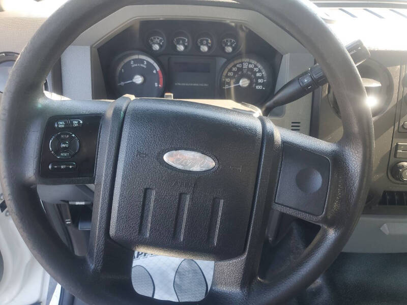 2012 Ford F550 null photo 13