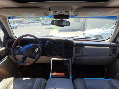 2003 Cadillac Escalade
