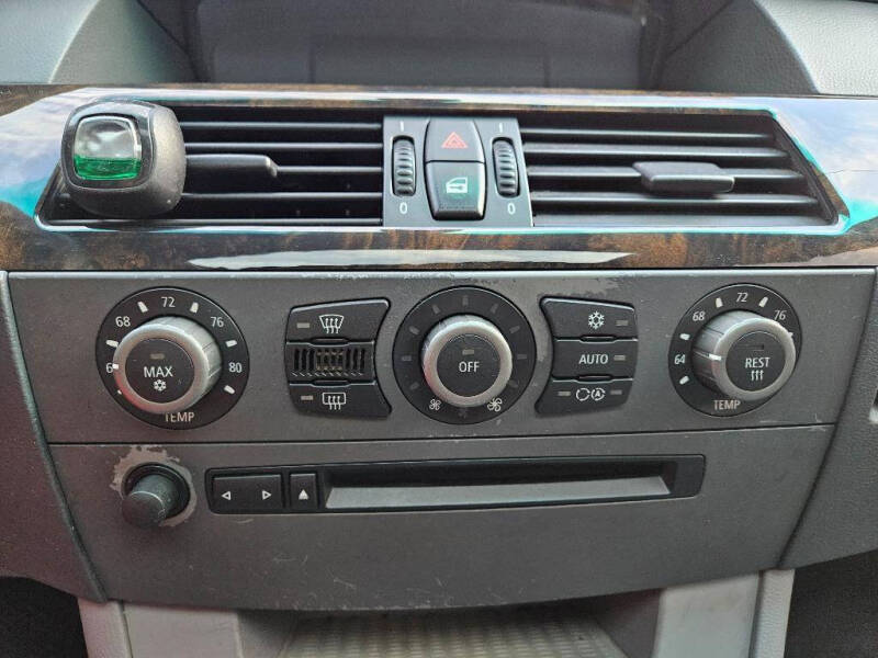 2004 BMW 5 Series 525i