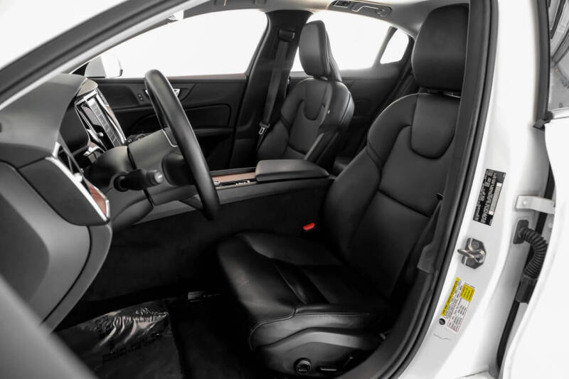 2020 Volvo S60 T5 Momentum