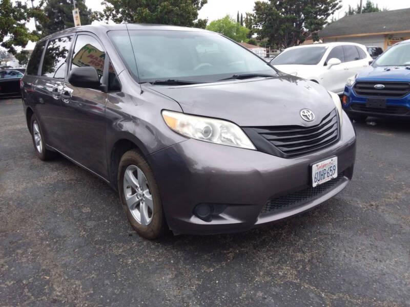 2011 Toyota Sienna Base 7-Passenger