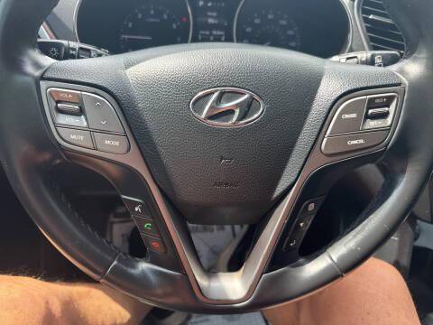 2017 Hyundai Santa Fe SE