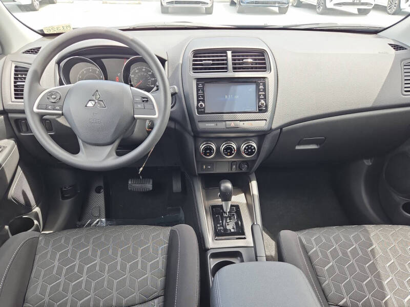 2025 Mitsubishi Outlander Sport ES