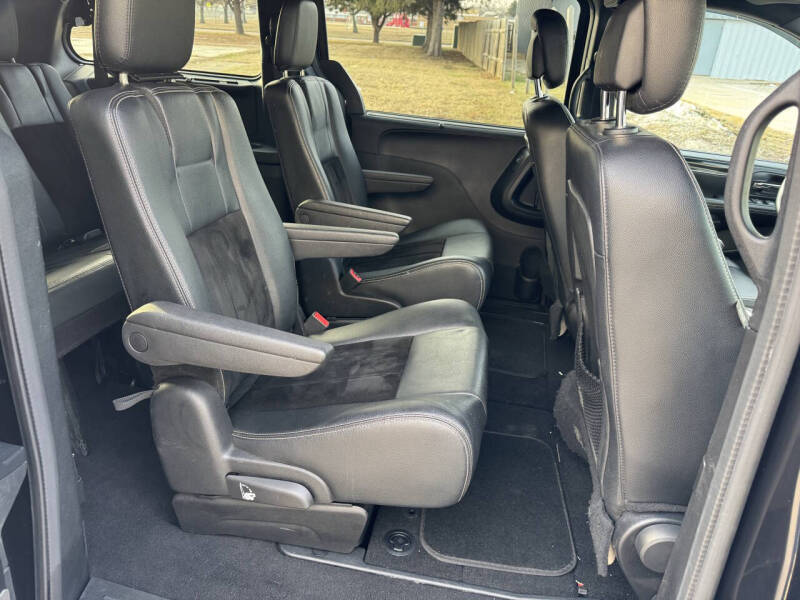 2016 Dodge Grand Caravan SXT Plus