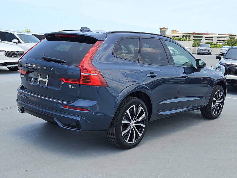 2025 Volvo XC60 B5 Plus Dark Theme