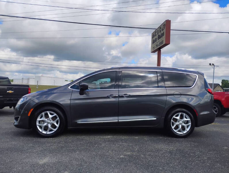 2017 Chrysler Pacifica Touring-L Plus