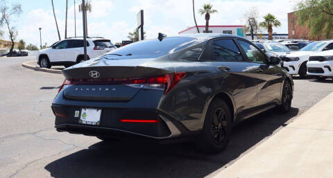 2024 Hyundai Elantra SE