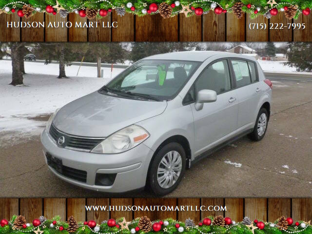 2009 Nissan Versa S's photo