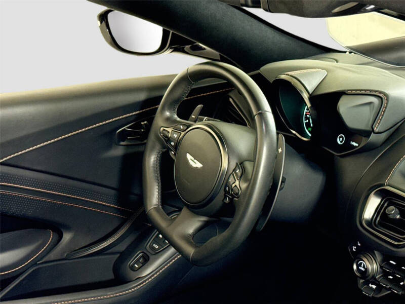 2022 Aston Martin Vantage