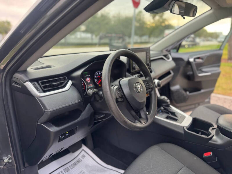 2022 Toyota RAV4 XLE