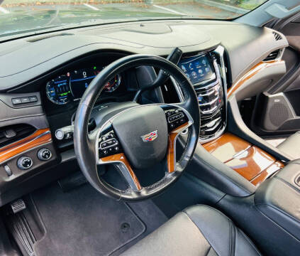 2017 Cadillac Escalade Luxury