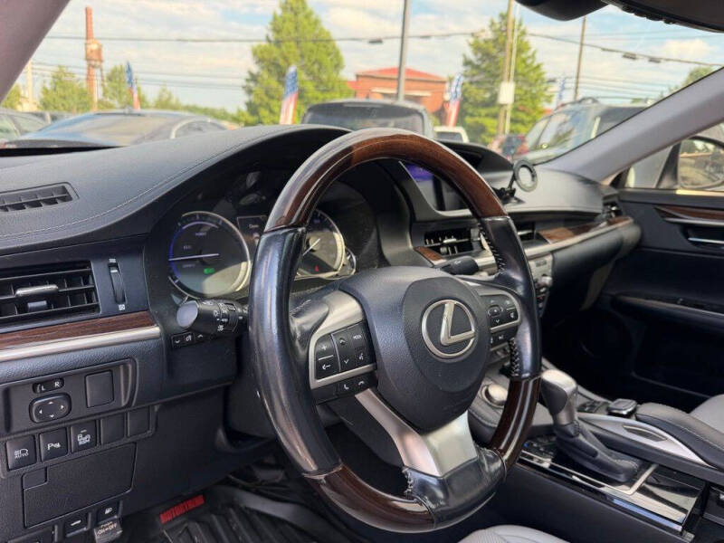 2017 Lexus ES 300h
