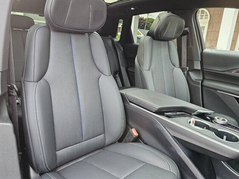 2024 Cadillac LYRIQ Luxury 3