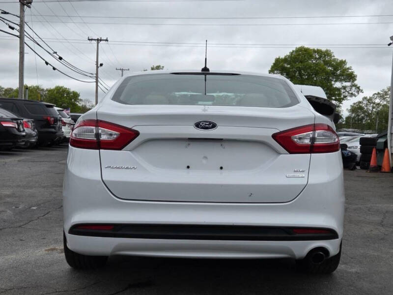2013 Ford Fusion SE