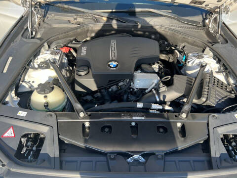 2012 BMW 5 Series 528i