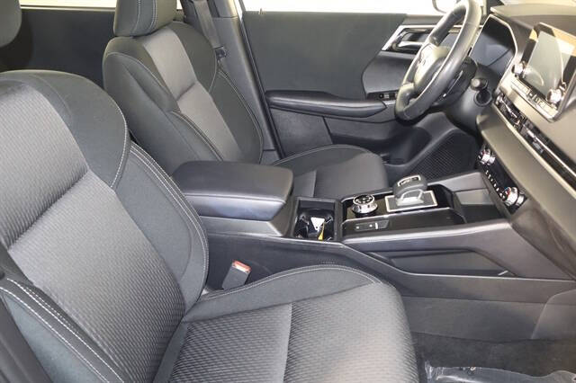 2024 Mitsubishi Outlander ES