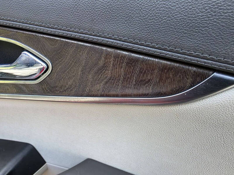 2019 Lincoln Nautilus Select