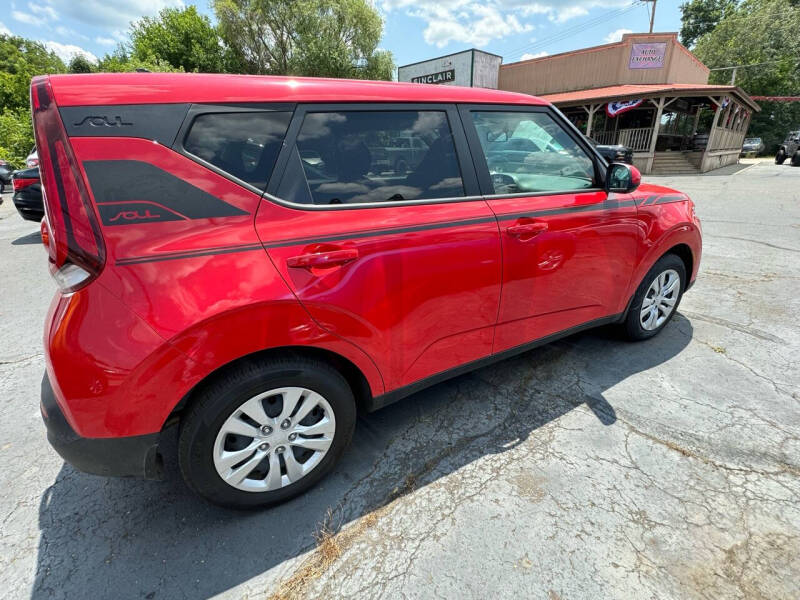 2021 Kia Soul LX photo 3