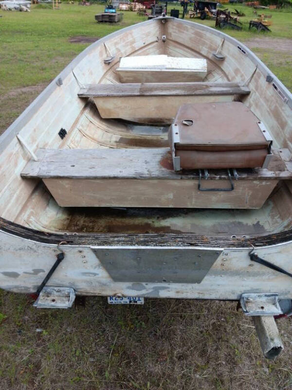 14' Starcraft Boat with Trailer