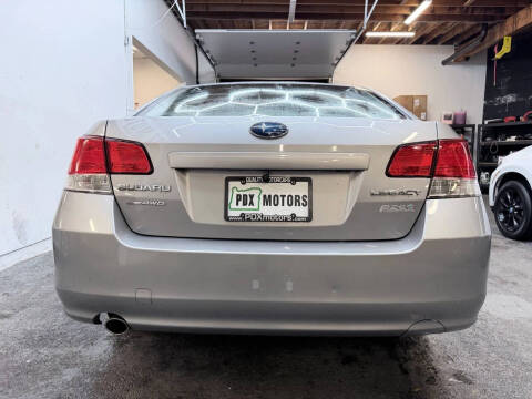 2010 Subaru Legacy 2.5i Premium