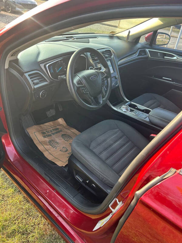 2017 Ford Fusion SE