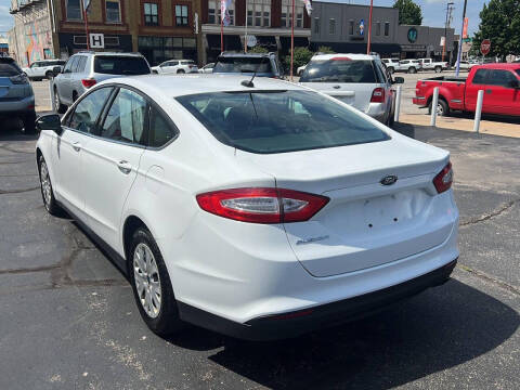 2013 Ford Fusion S