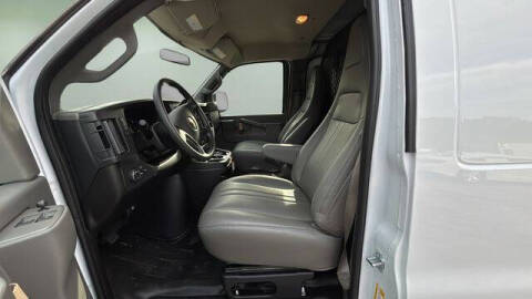 2025 Chevrolet Express 2500