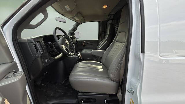2025 Chevrolet Express 2500