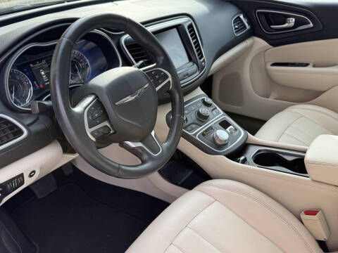 2017 Chrysler 200 Limited