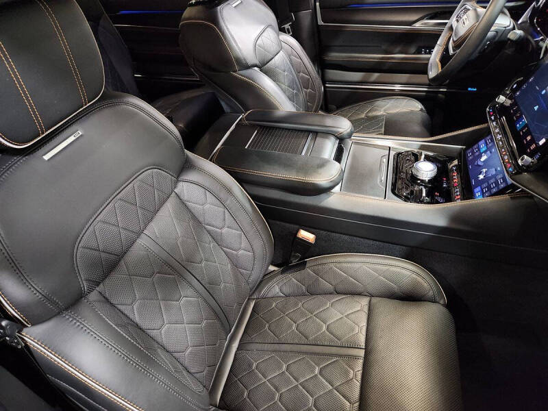 2024 Jeep Grand Wagoneer Series III Obsidian