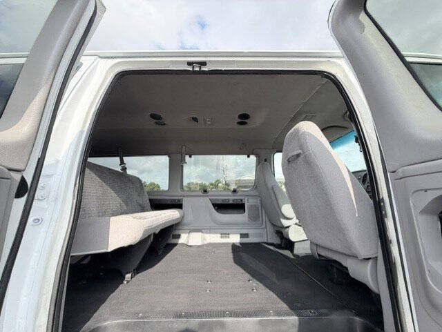 2001 Ford E-Series