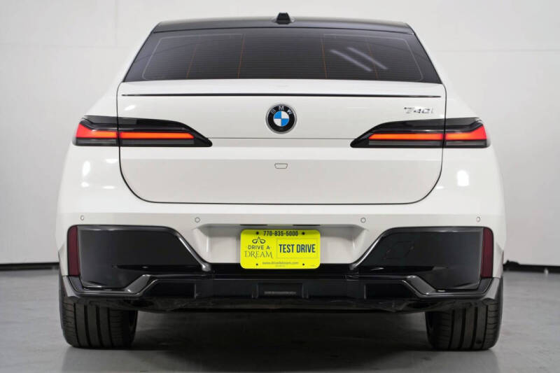 2023 BMW 7 Series 740i