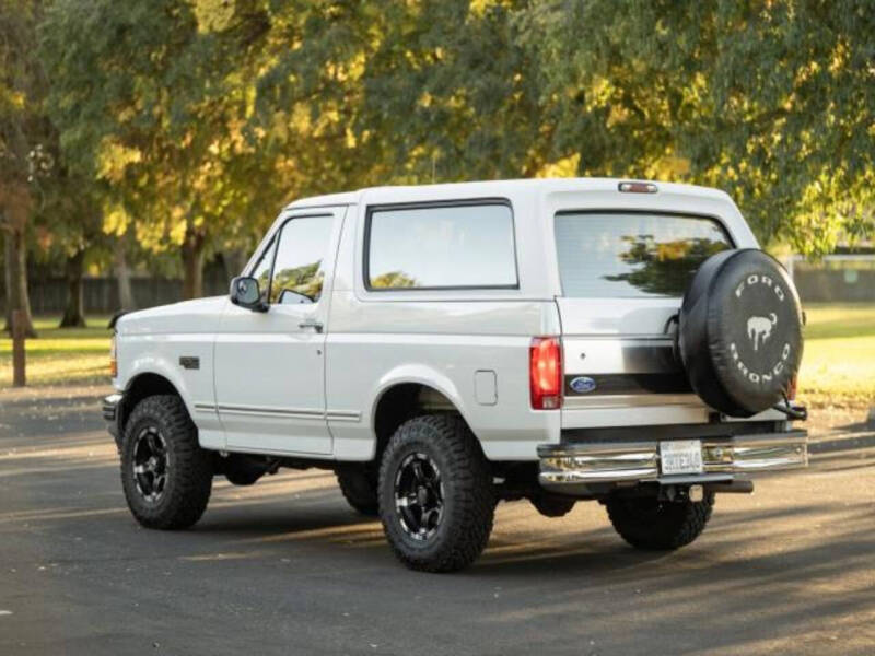 1995 Ford Bronco's photo