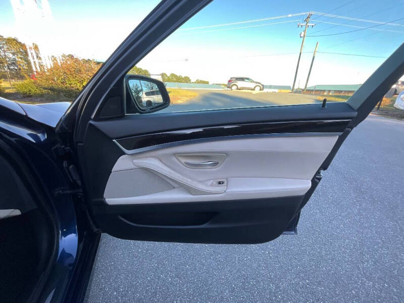 2011 BMW 5 Series 528i