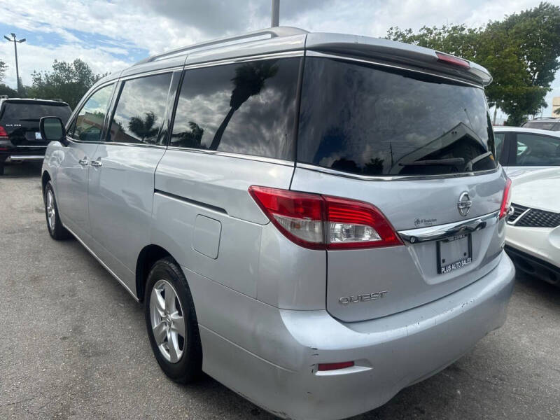 2017 Nissan Quest SV