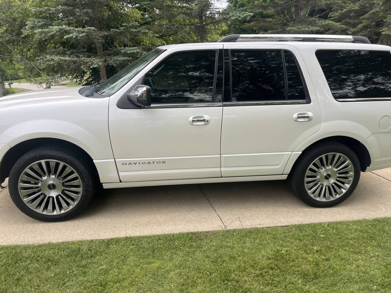 White 2017 Lincoln Navigator Select 4x4 Select 4dr SUV 2