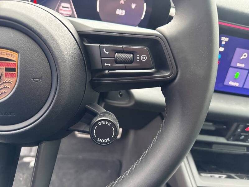 2025 Porsche Macan 4S Electric