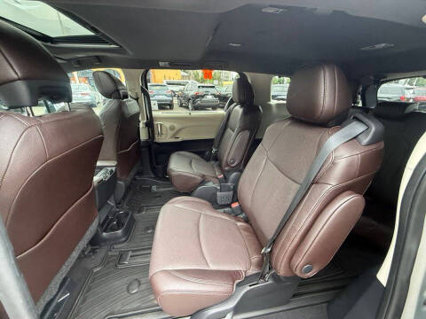 2024 Toyota Sienna Platinum 7-Passenger