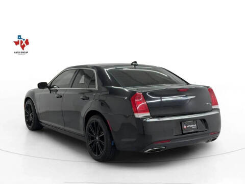 2017 Chrysler 300 C