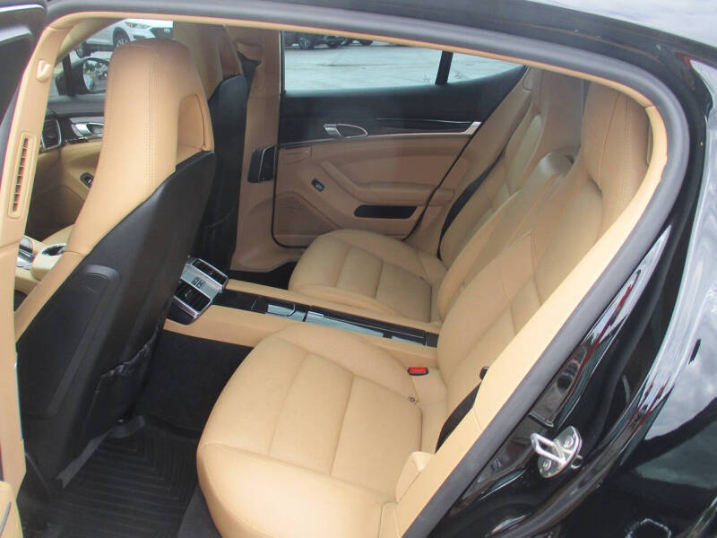 2013 Porsche Panamera 4