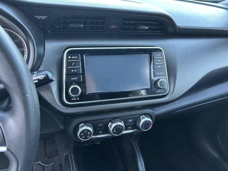 2019 Nissan Kicks S