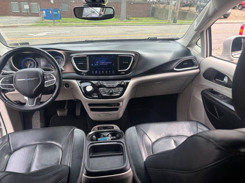 2017 Chrysler Pacifica Touring Plus